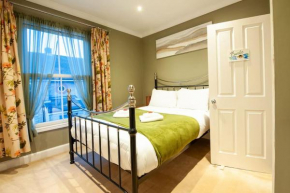 Clifford House - 4 Bed Home Within The City Walls